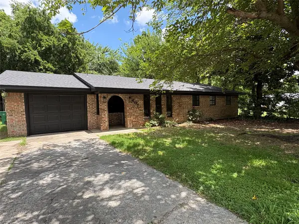 607 S Broad Street, St Jo, TX 76265