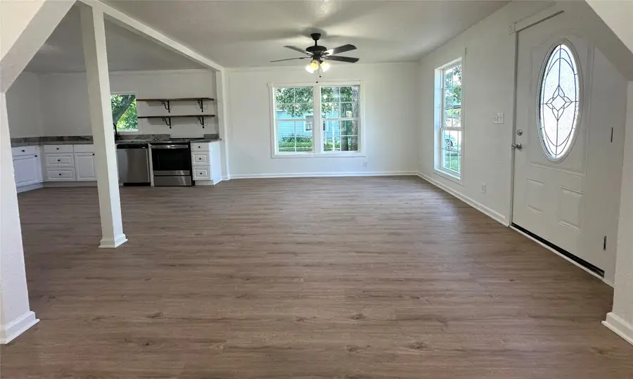 1007 N Lane Street, Comanche, TX 76442 - #2