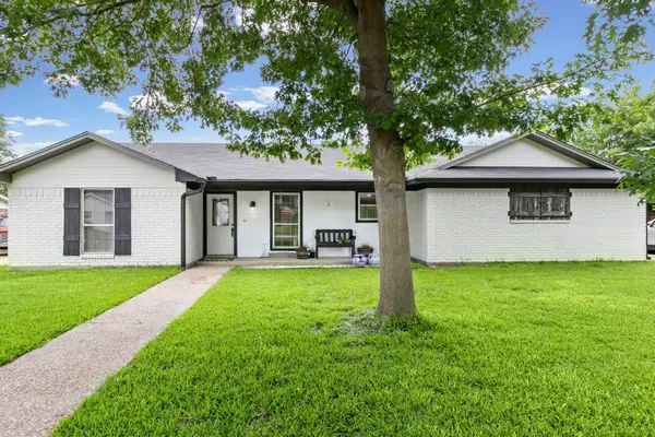 224 Crockett, Hewitt, TX 76643