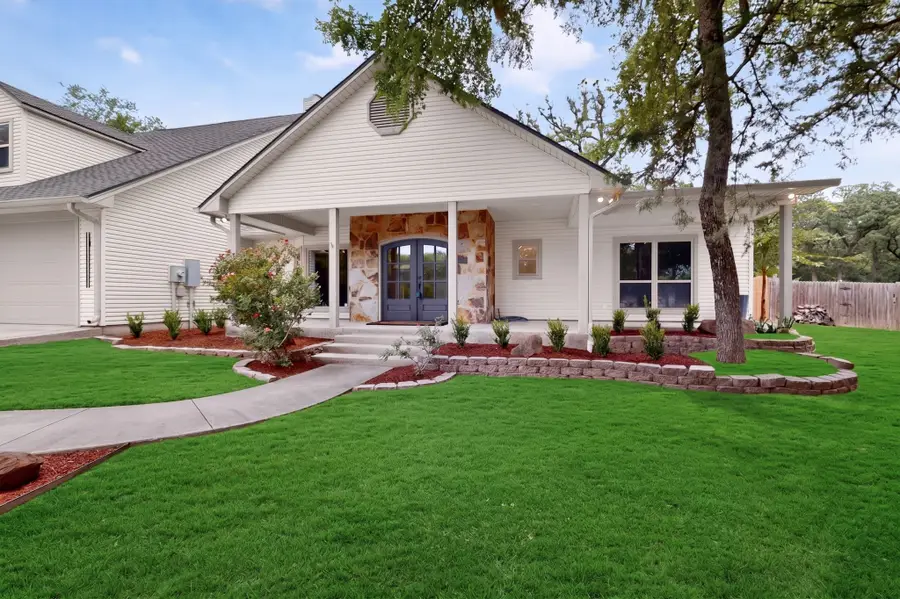 715 Kiowa Drive E, Gainesville, TX 76240 - #2