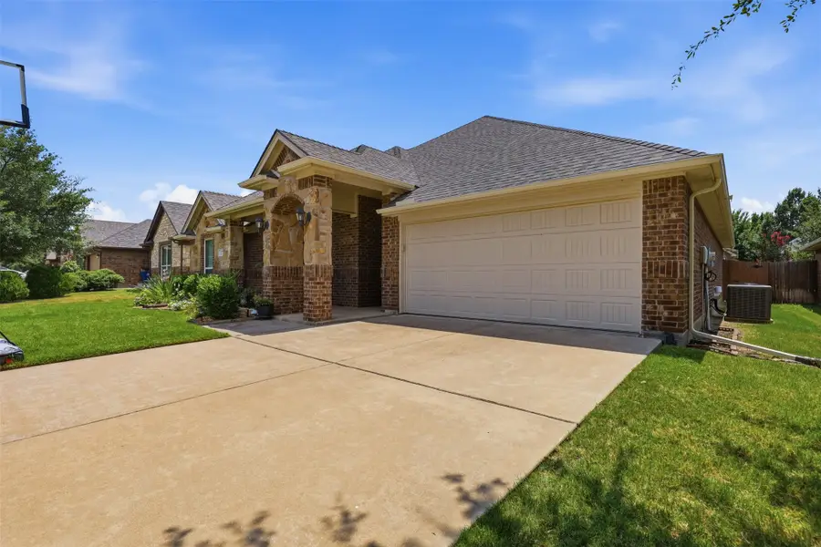 317 Delaware Street, Burleson, TX 76028 - #2