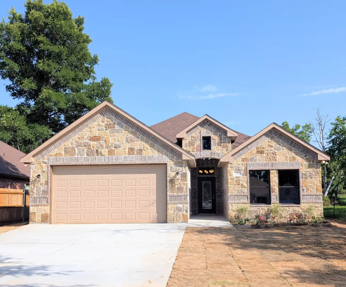 732 Fuller Avenue, Cleburne, TX 76031 - #1