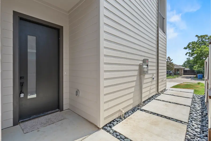 1811 Idaho Avenue, Dallas, TX 75216 - #2