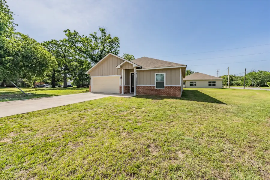402 S Robbins Street, Cleburne, TX 76031 - #2