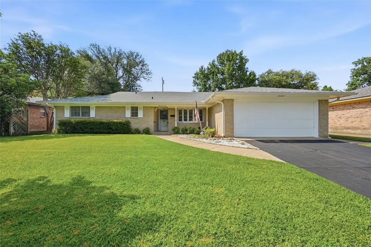 1712 Oakhill Drive, Sherman, TX 75092 - #1
