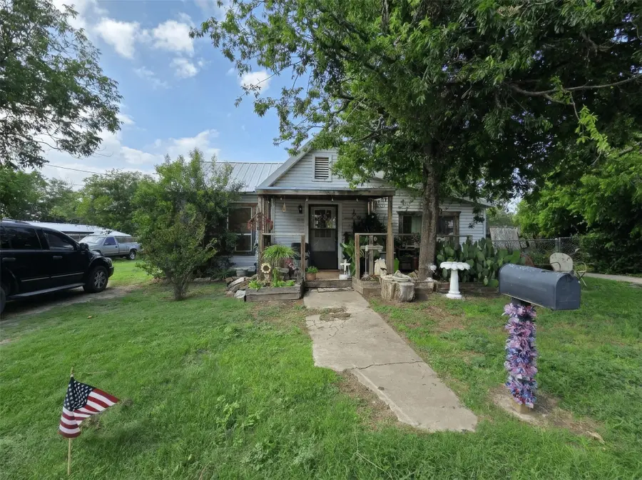 122 W Harris Street, Dublin, TX 76446 - #2
