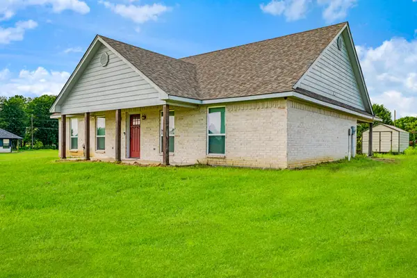 735 Todd Street, Blossom, TX 75416