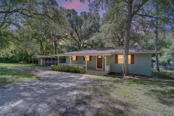 427 Whippoorwill Drive, Granbury, TX 76049