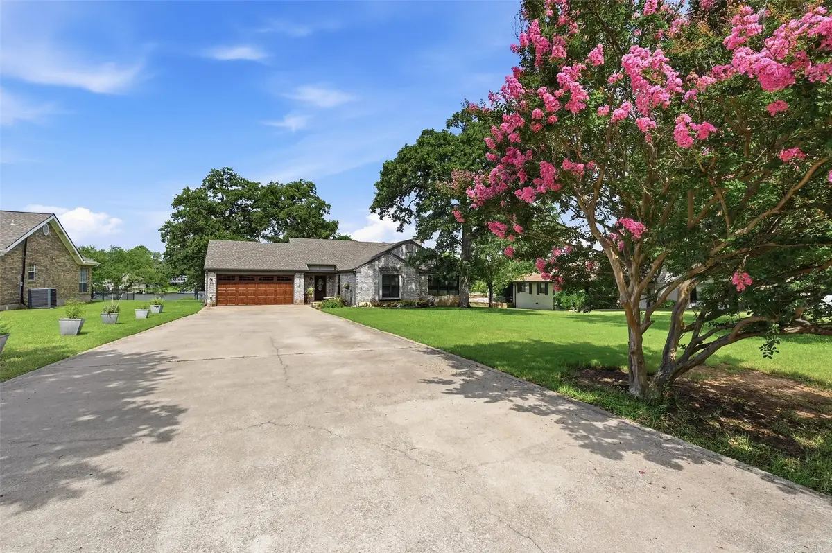 1344 Kiowa Drive E, Lake Kiowa, TX 76240 - #1