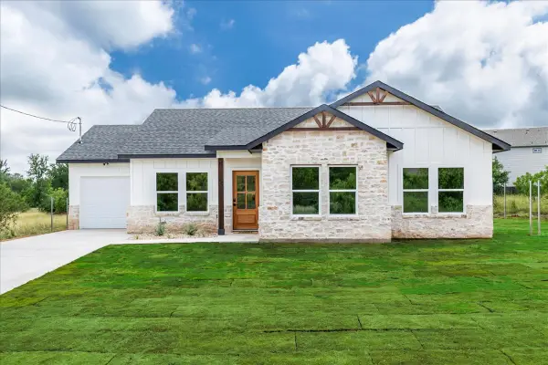 5652 Black Pine Circle, Granbury, TX 76048