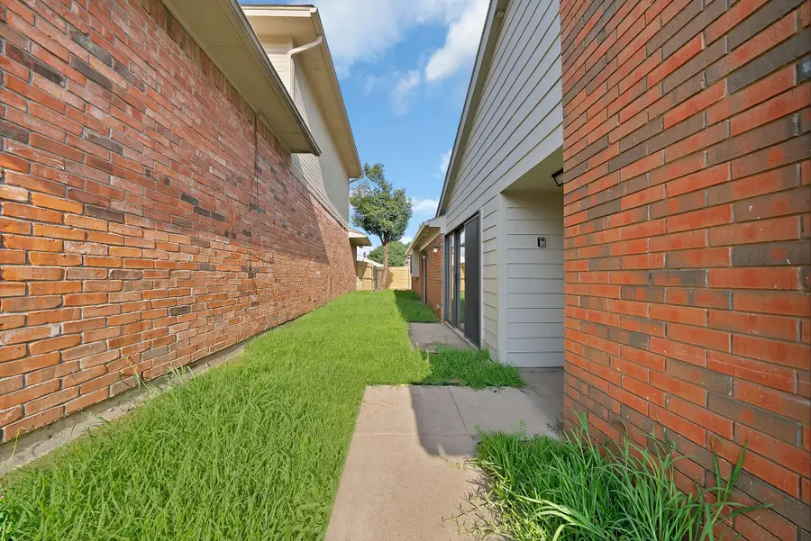 4213 Phoenix Drive, Carrollton, TX 75010 - #2