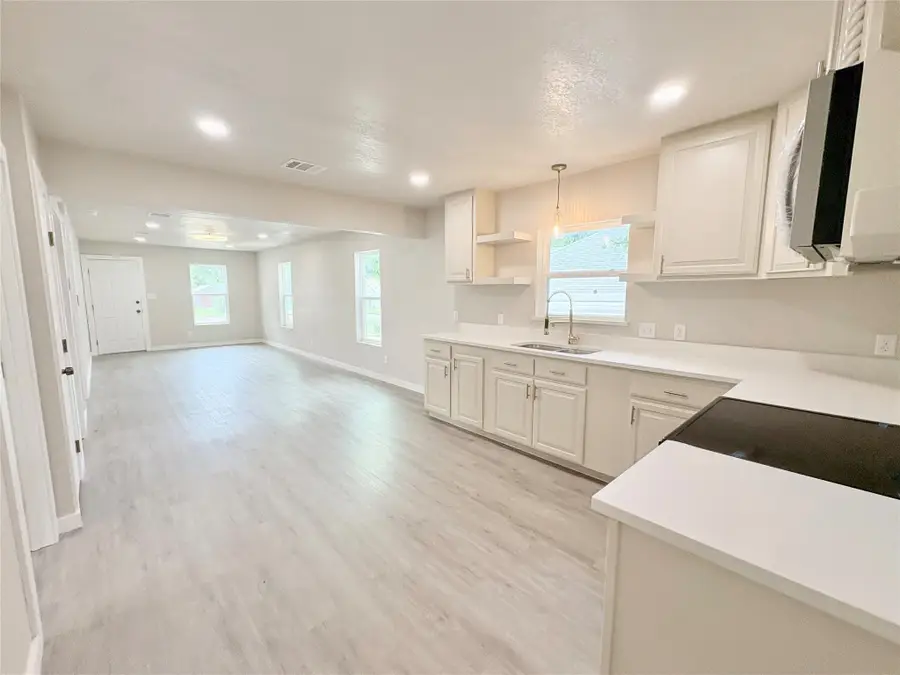 1329 4th St, Graham, TX 76450 - #3