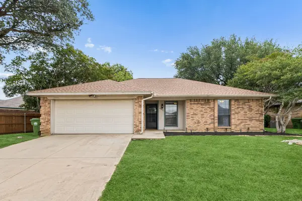 6308 Hunters Glen Drive, Watauga, TX 76148