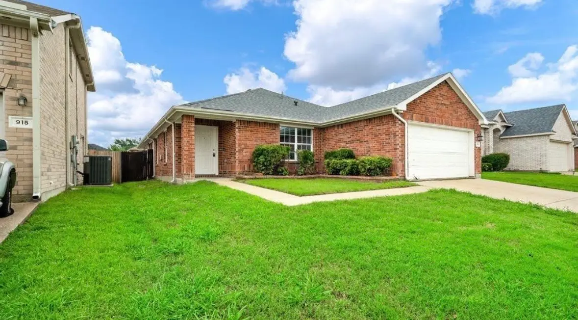 911 Hems Lane, Arlington, TX 76001 - #1