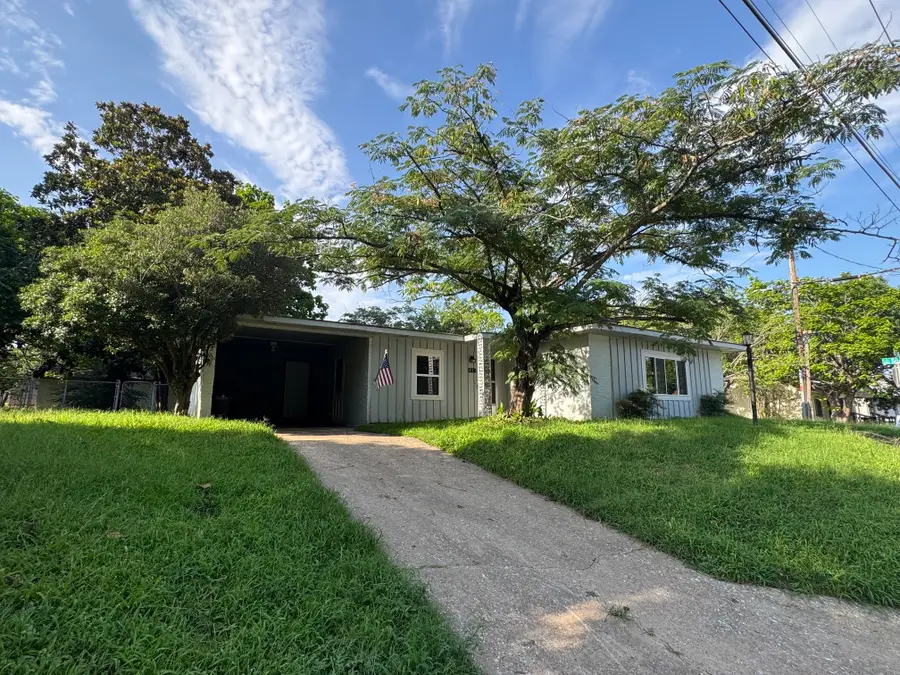 901 W Coffin Street, Denison, TX 75020 - #3