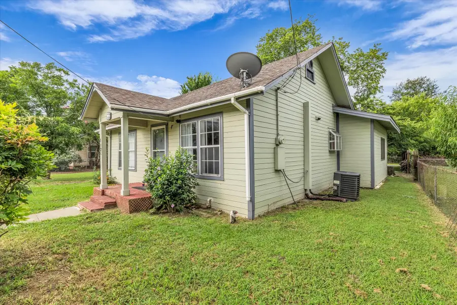 1020 Fisher Street, Bellmead, TX 76705 - #3