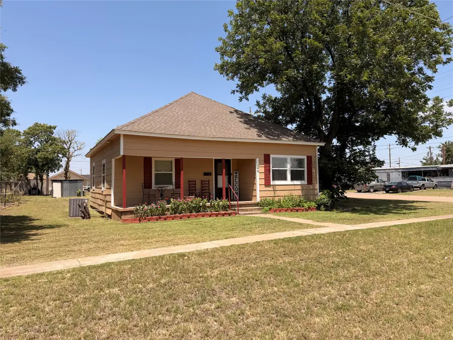 200 S Avenue C, Haskell, TX 79521 - #2