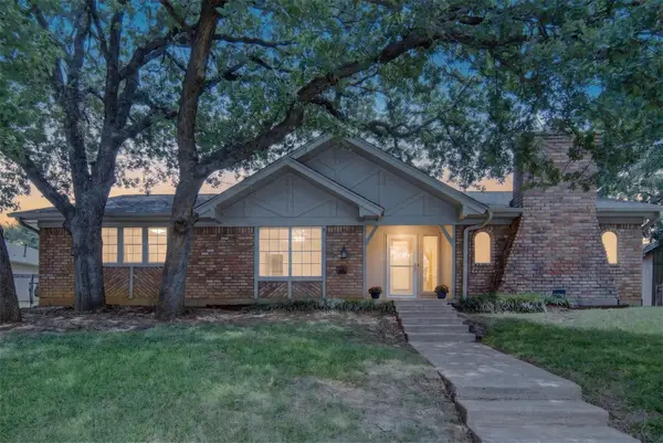 2208 Cambridge Drive, Hurst, TX 76054