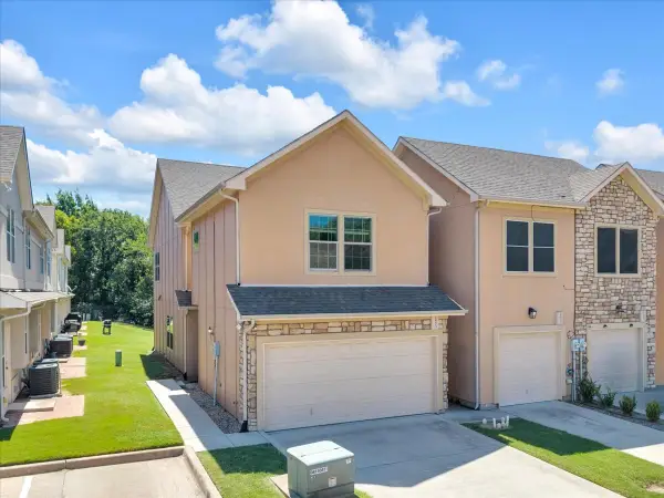 1523 Cozy Drive, Fort Worth, TX 76120