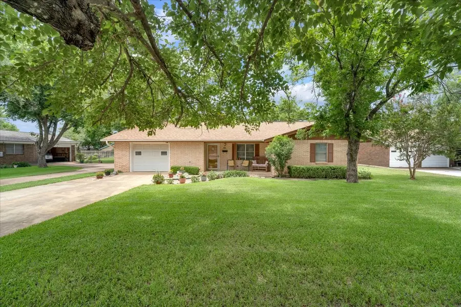 419 S Williams Street, Hamilton, TX 76531 - #2