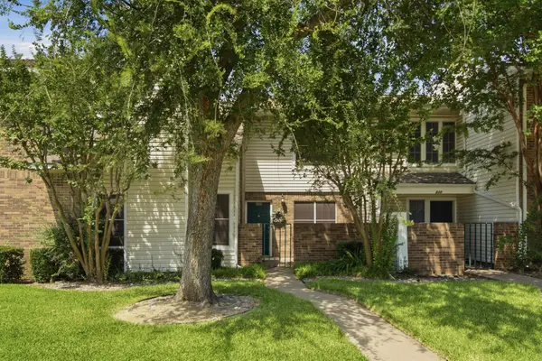 840 Creekside Drive, Lewisville, TX 75067