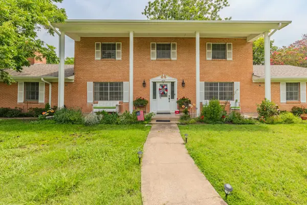 2810 Tanglewood Drive, Commerce, TX 75428