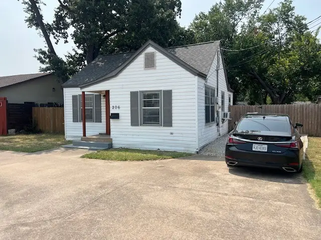 206 W 6th Street, Irving, TX 75060 - #2