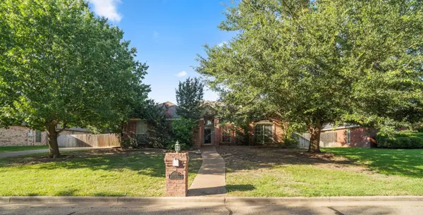 1005 Cheyenne Trail, Hewitt, TX 76643