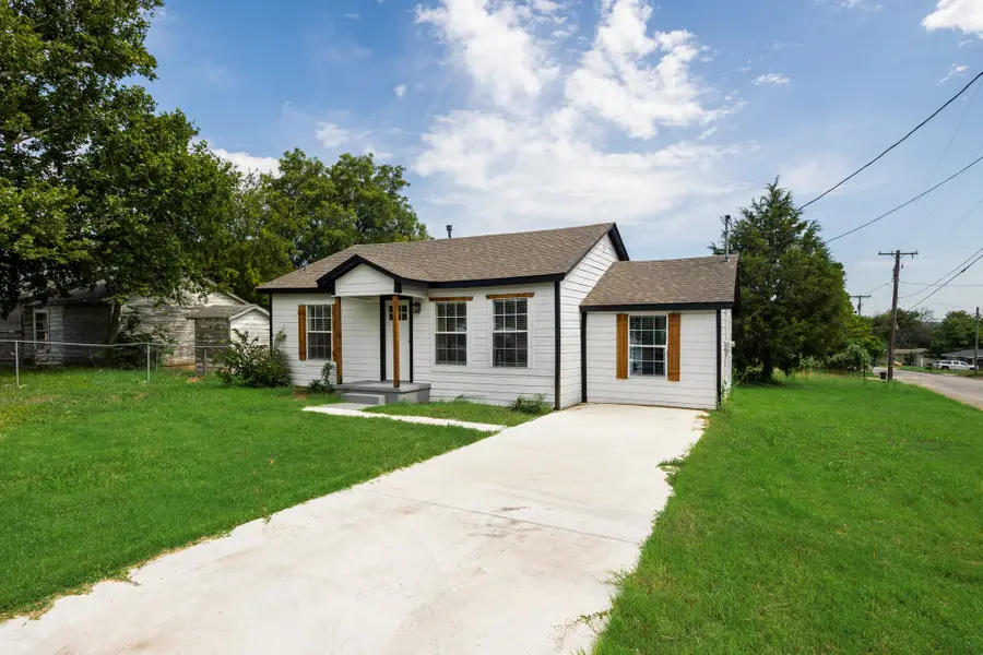 321 W 7th Street, Weatherford, TX 76086 - #2