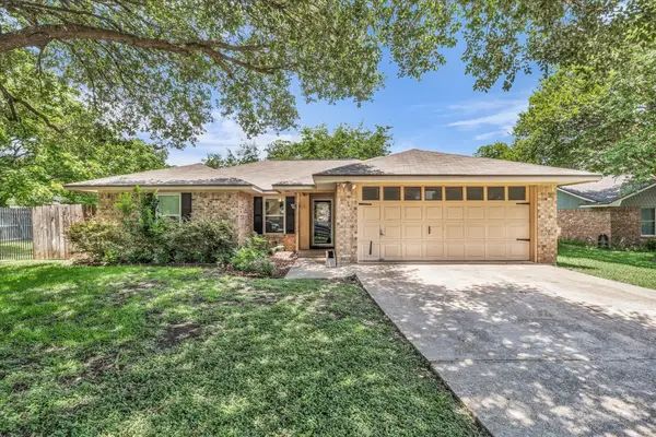 316 E Chapman Road, Hewitt, TX 76643