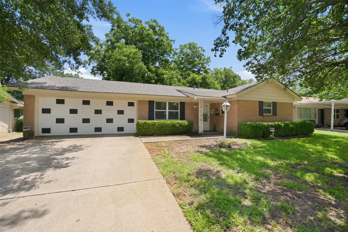 501 Simmons Drive, Euless, TX 76040 - #1