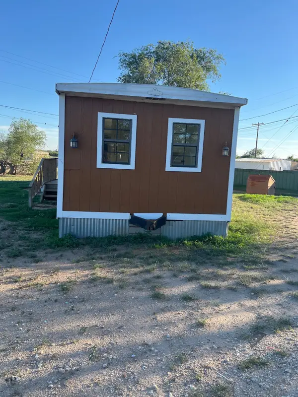 908 Fir Street, Plainview, TX 79072