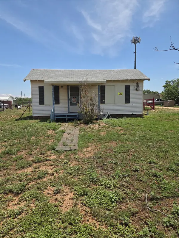 2304 Avenue I, Snyder, TX 79549
