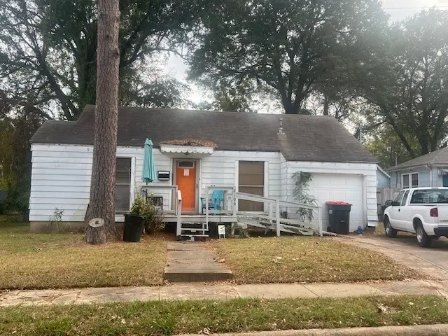 2106 Cleveland Street, Paris, TX 75460 - #1