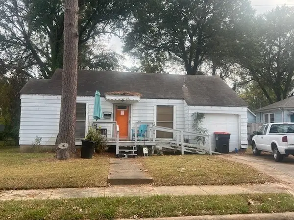 2106 Cleveland Street, Paris, TX 75460