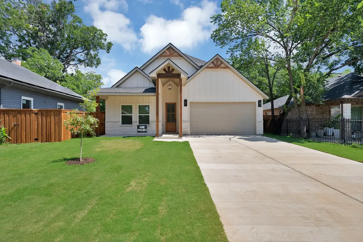 1021 E Richmond Avenue, Fort Worth, TX 76104 - #1