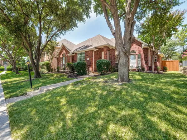 9703 Raven Lane, Irving, TX 75063