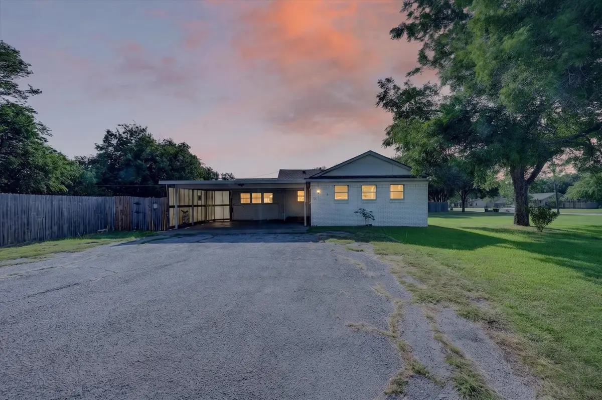 620 W Main Street, Crowley, TX 76036 - #1