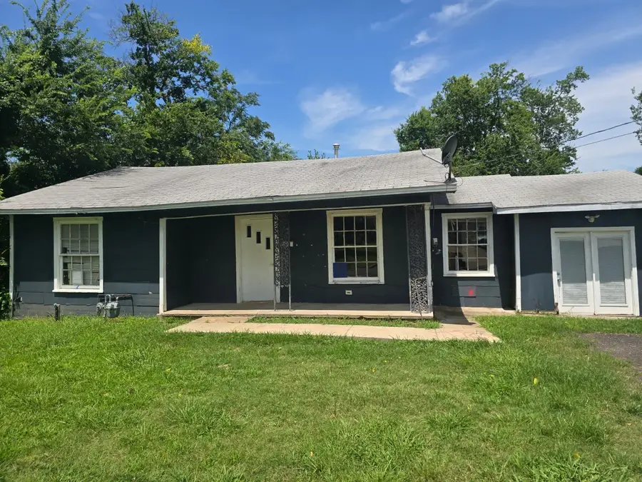 1021 Mulberry Street, Sulphur Springs, TX 75482 - #2
