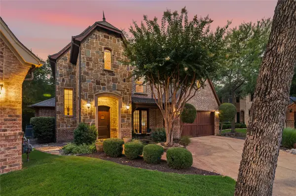 3469 N Riley Place, Hurst, TX 76054