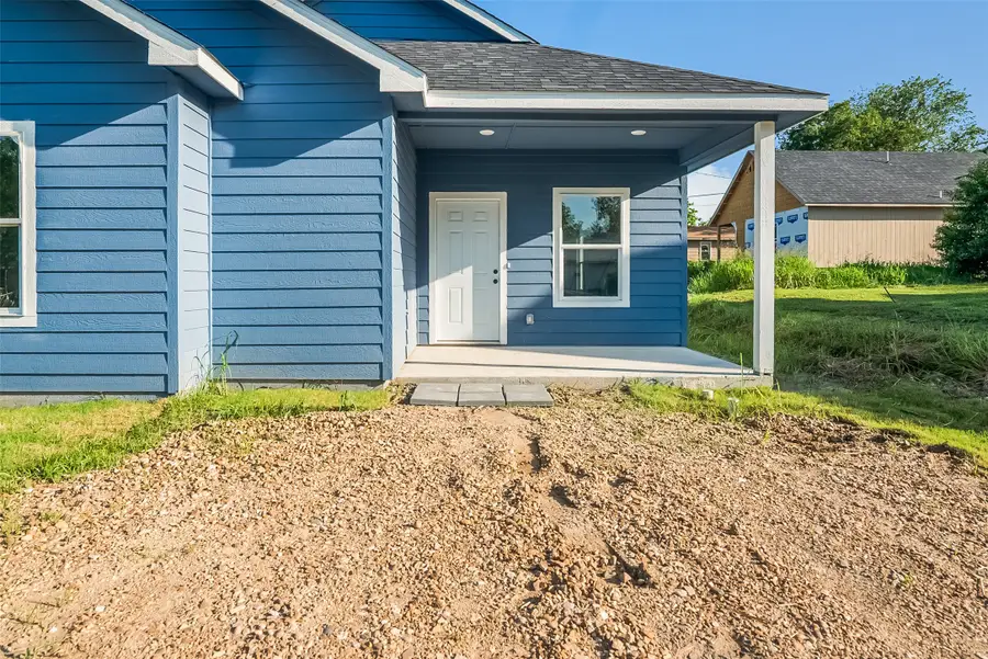 211 W Elm Street, Whitewright, TX 75491 - #2