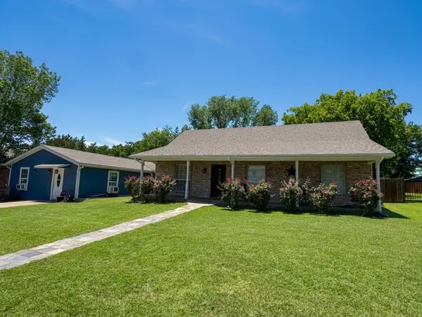 606 Iowa Street, Keene, TX 76059