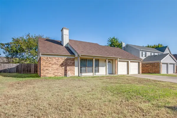 2630 Remmington Drive, Grand Prairie, TX 75052