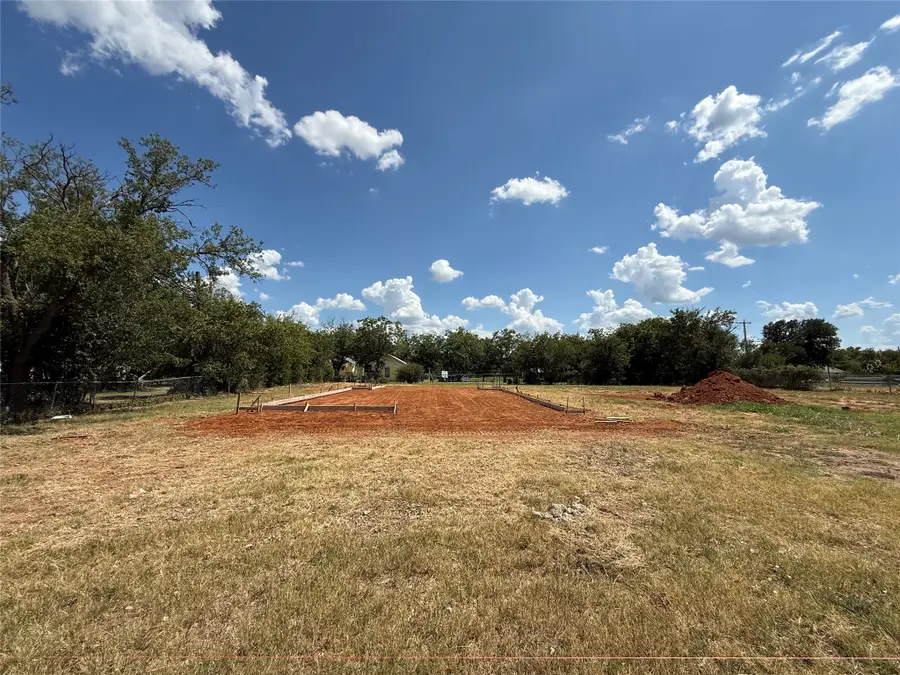414 E Belknap Street, Jacksboro, TX 76458 - #3
