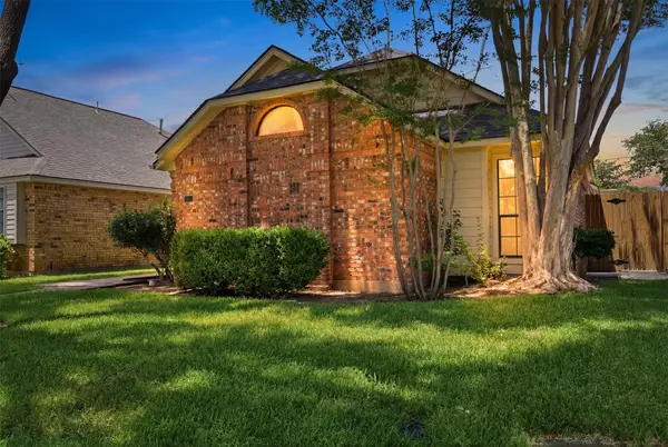 747 Monique, Cedar Hill, TX 75104