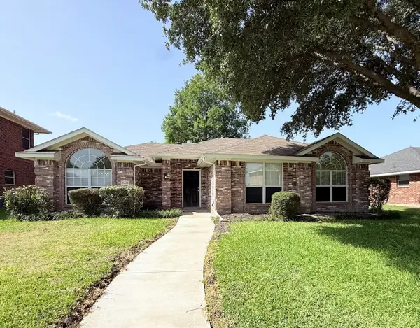 8418 Coventry Drive, Rowlett, TX 75089