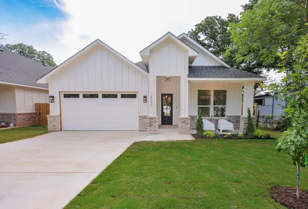 2902 Hiawatha Trail, Lake Worth, TX 76135