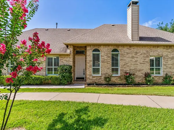 1949 Stonecourt Drive, Bedford, TX 76021