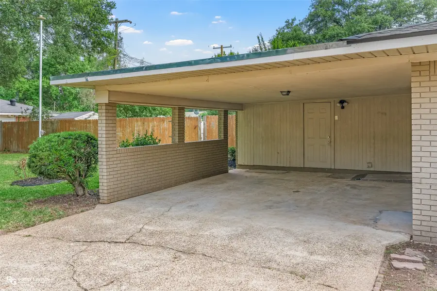 2214 Wakefield Avenue, Bossier City, LA 71111 - #2