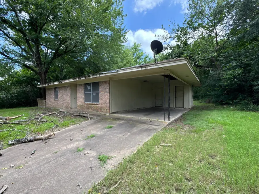 321 Beckham Street W, Sulphur Springs, TX 75482 - #2